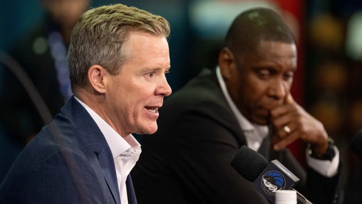 Los Mavericks vencieron a los Warriors por el codiciado entrenador en la mayor incorporación de personal de Dusty May hasta el momento