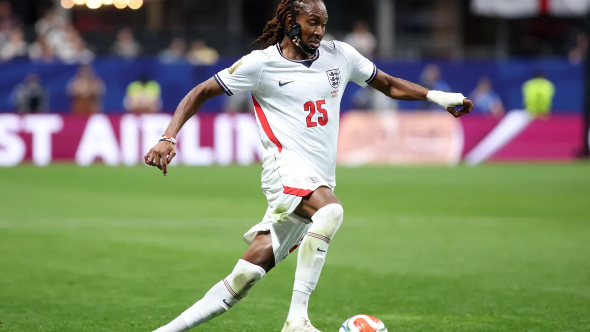 Por qué Djed Spence usó y se quitó un aparato ortopédico en la cara para Inglaterra en la Copa del Mundo