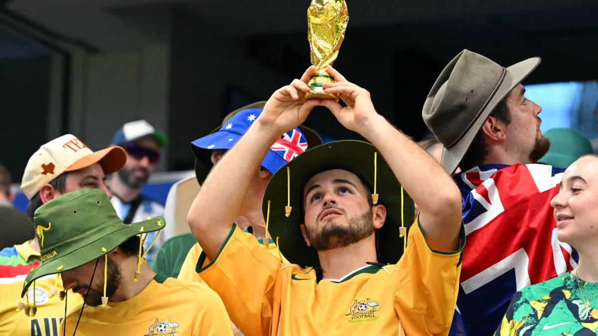 Los fanáticos del Mundial de Australia se apoderan de Walmart en un loco video viral