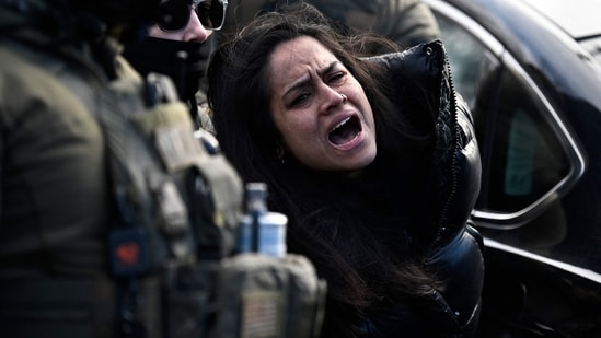 Aliyah Rahman vuelve a ser el centro de atención después de su arresto durante el discurso SOTU de Trump; dijo ‘estaba de pie’