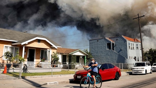 Actualización sobre el incendio del almacén de Boyle Heights: Gavin Newsom declara el estado de emergencia para el condado de Los Ángeles; aparecen videos de miedo