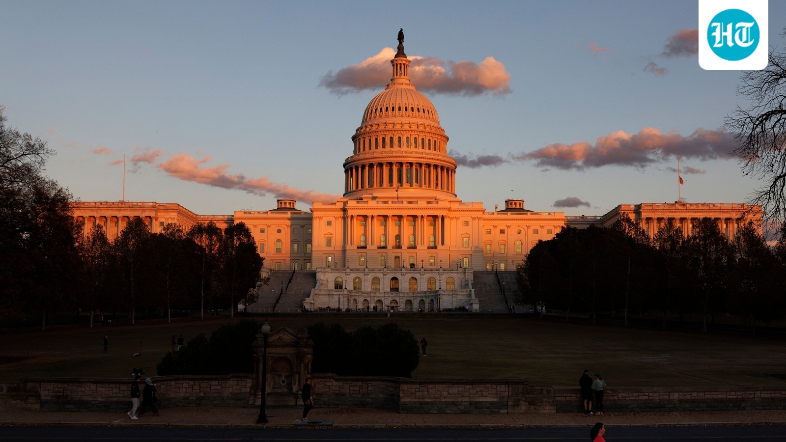 Termina el cierre gubernamental más largo en la historia de Estados Unidos y la Cámara aprueba un proyecto de ley de financiación clave