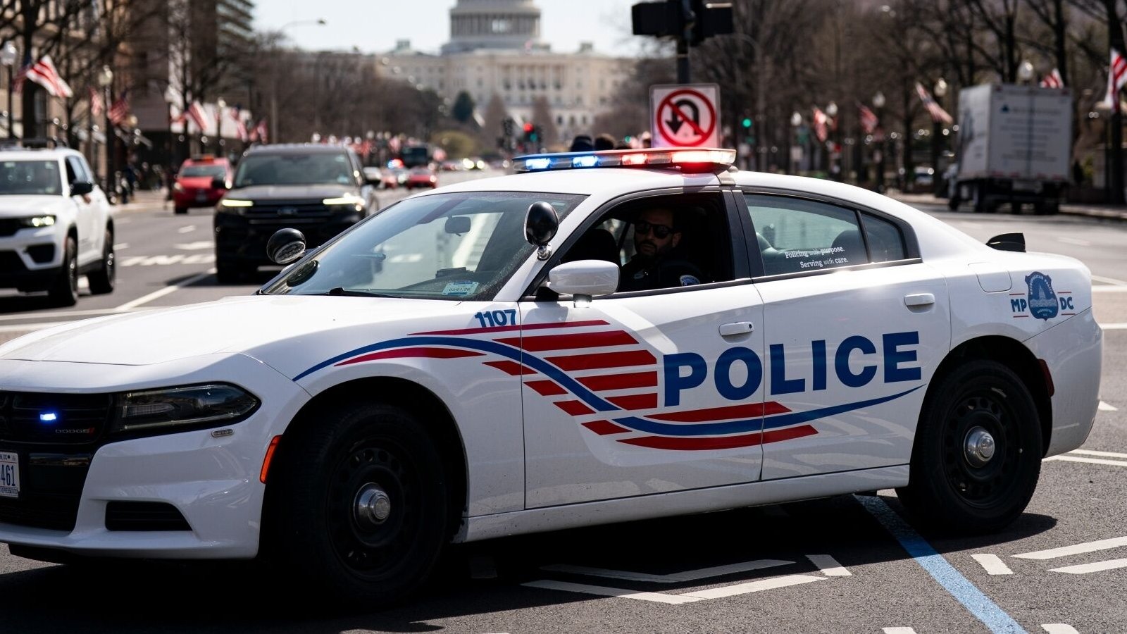 US_police_1761452328457_1761452328612.jpg