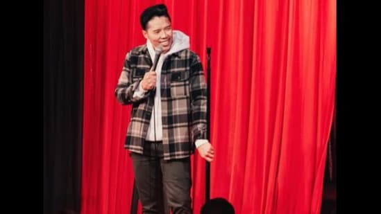 Causa de muerte de Alex Duong: ¿Qué pasó con el comediante de Blue Bloods? Todo sobre su “raro” cáncer de ojo