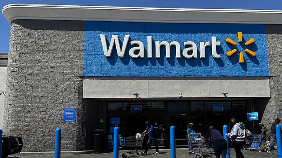 Walmart-Announces-Major-Holiday-Discounts-to-Attract-Budget-Conscious-Shoppers.jpg