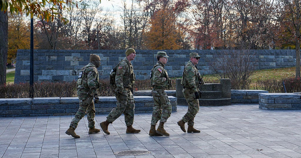 Miembros de la Guardia Nacional de Virginia Occidental fueron desplegados en DC después del tiroteo.