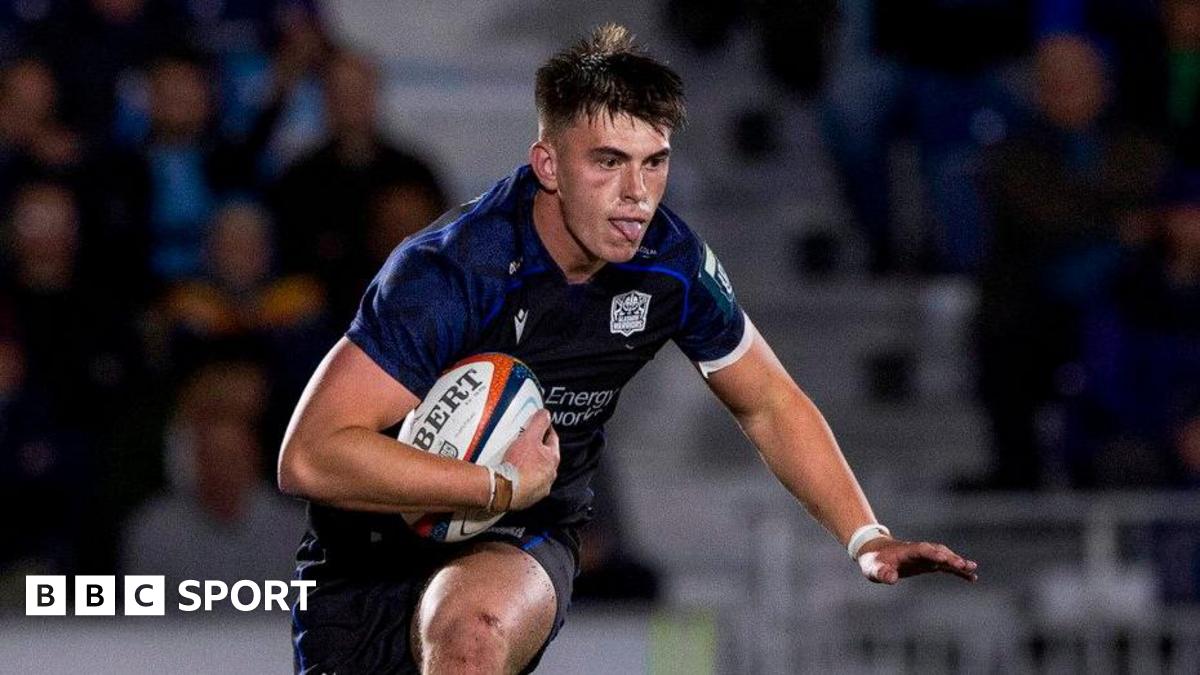 El ala Kerr Johnston hizo su primer debut con los Glasgow Warriors con los Scarlets