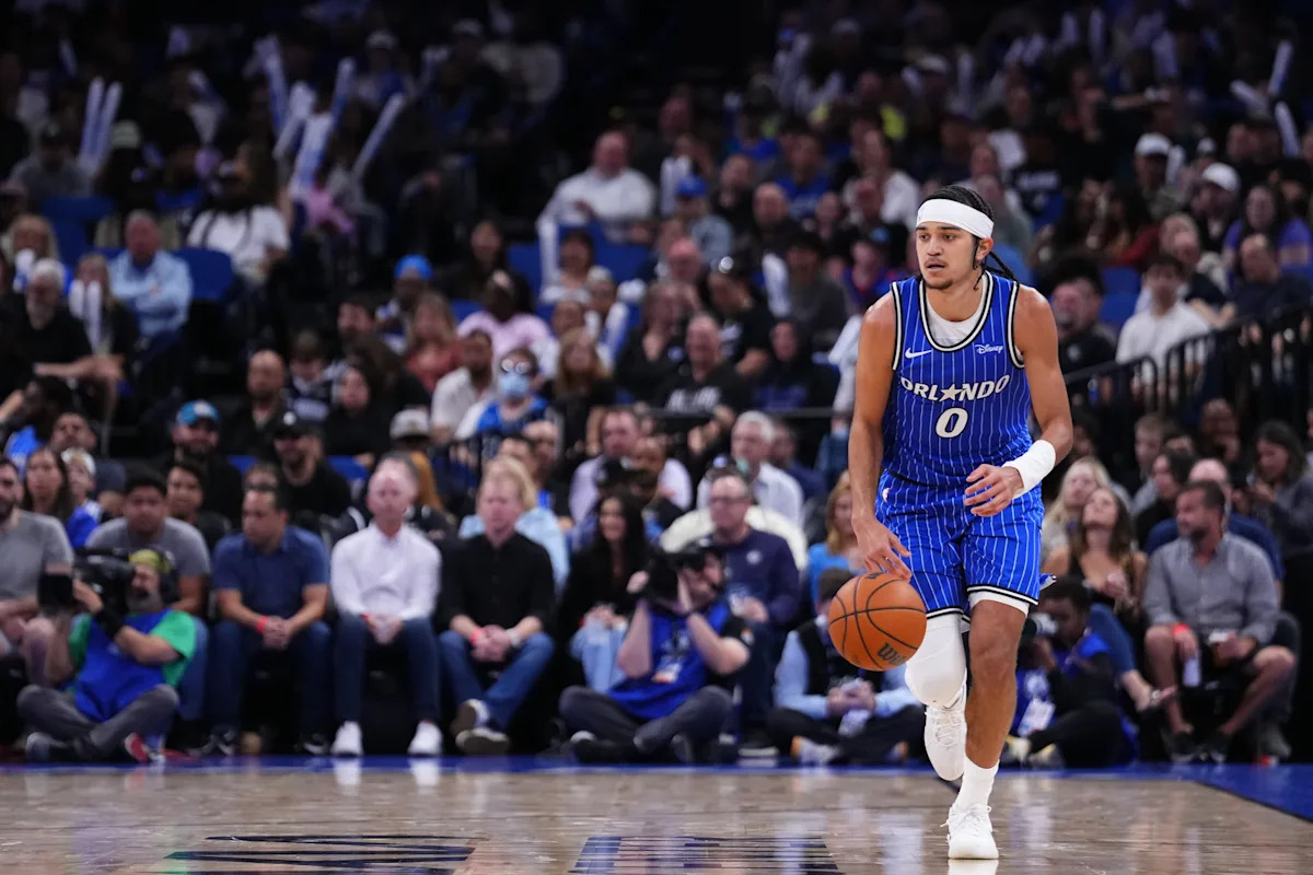 Magic multado con $25,000 por la NBA por violar las reglas de notificación de lesiones después de que Anthony Black jugara después de ser descartado