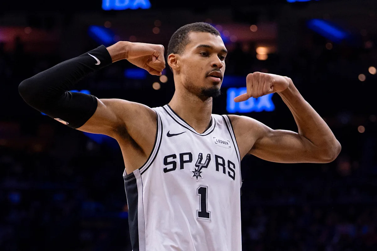 Victor Wembanyama anota 38 y captura 16 rebotes en la victoria de los Spurs por 121-106 sobre los Pistons