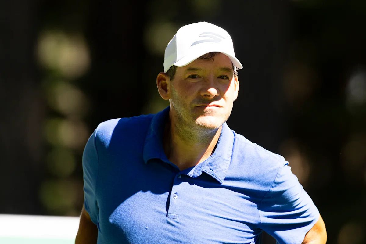 Según los informes, el analista de CBS Tony Romo fue arrestado en Milwaukee bajo sospecha de operar en estado de ebriedad.