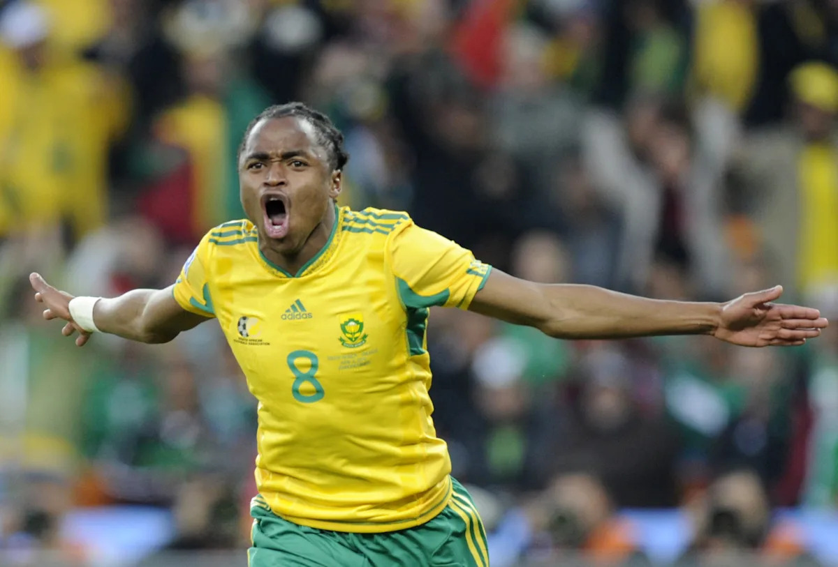 A 49 días del Mundial: Siphiwe Tshabalala abre el torneo de 2010 con un magnífico gol para la anfitriona Sudáfrica