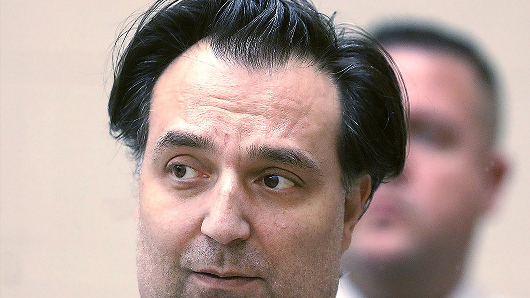 El presunto asesino de su esposa, Brian Walshe, pudo haber buscado pornografía sobre cónyuges infieles