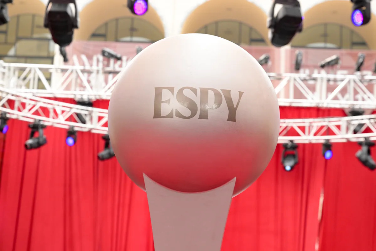 Los premios ESPY 2026: momentos mejor vestidos mientras ESPN celebra el año pasado en los deportes