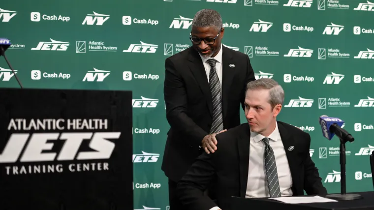 El ex entrenador de los Packers, Vikings y Seahawks emerge como el principal candidato para el puesto de OC de los Jets en un nuevo rumor