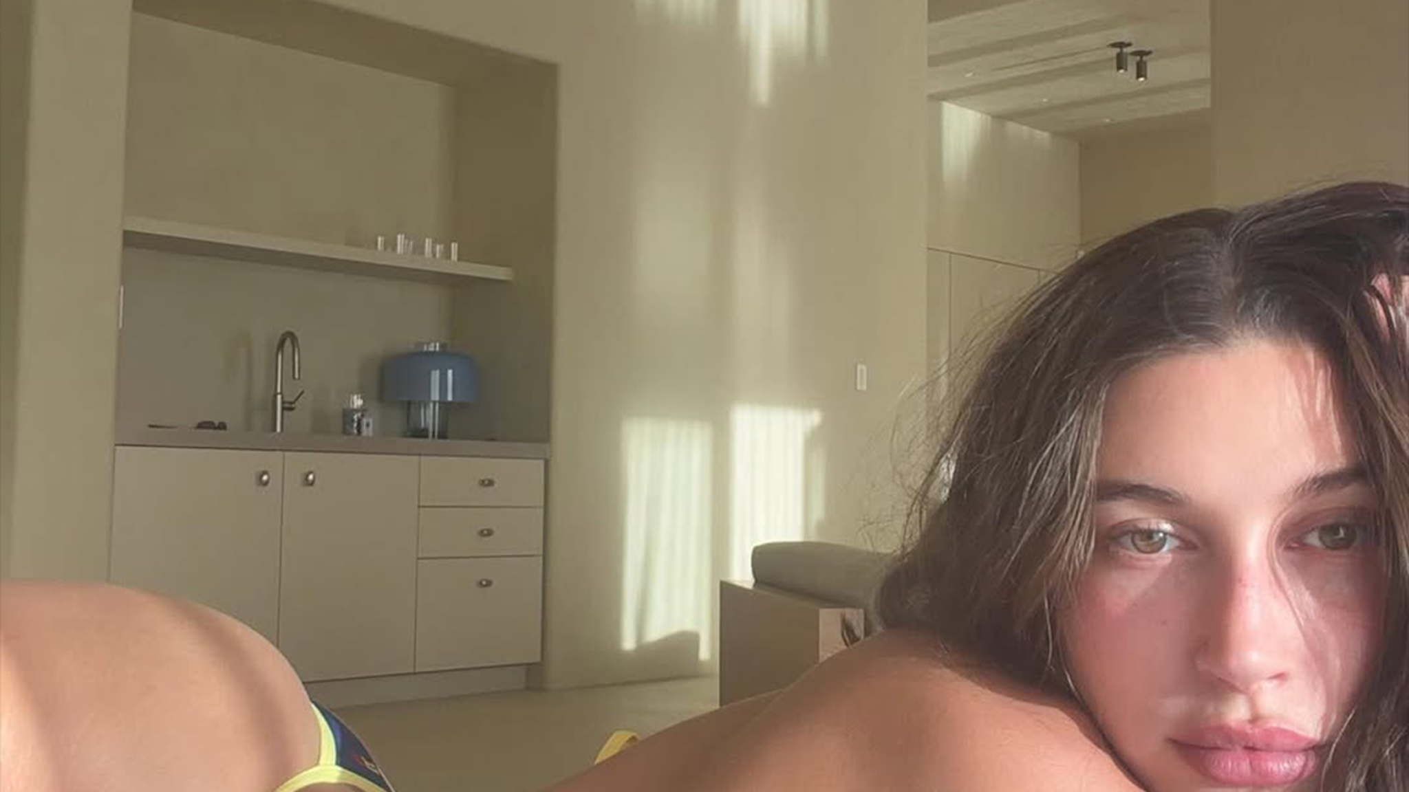 Hailey Bieber presume su trasero en pleno verano en Los Ángeles