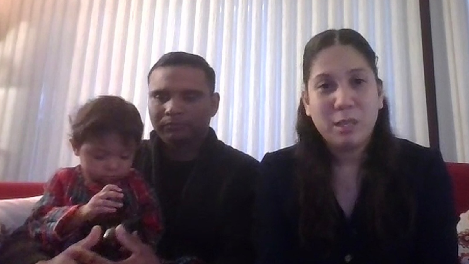 Las autoridades de inmigración retienen a los niños más tiempo del esperado, dicen los defensores