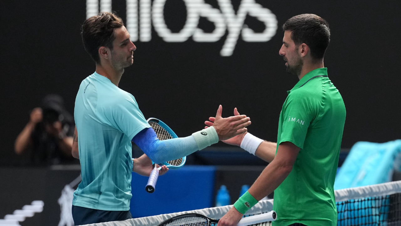 Novak Djokovic avanzó a semifinales del Abierto de Australia tras el retiro de Musetti por lesión