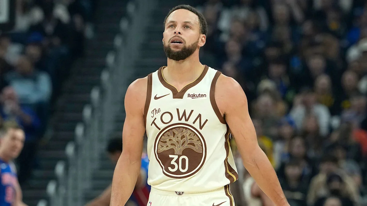 Stephen Curry se perderá 5 juegos más mientras persiste el problema de rodilla después del receso del Juego de Estrellas