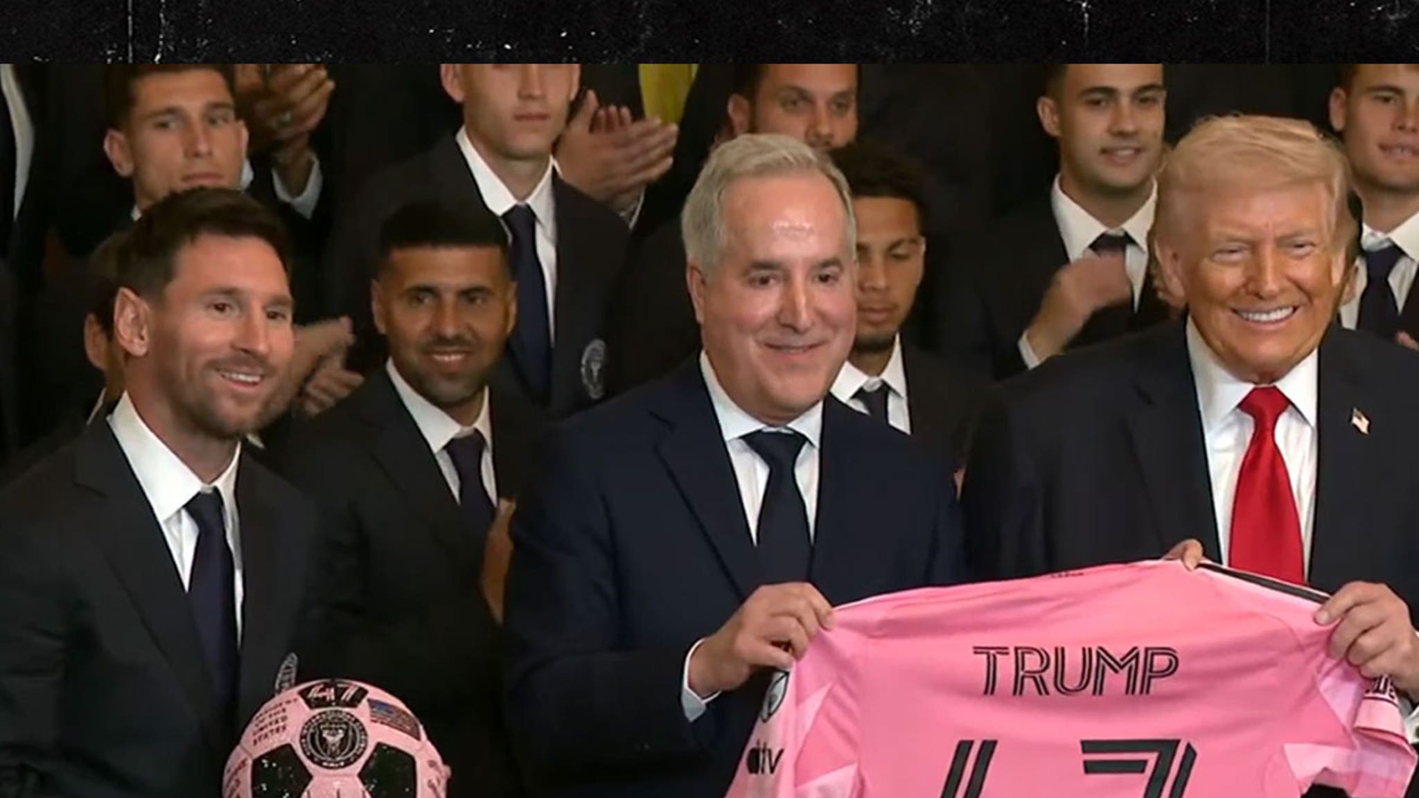 Lionel Messi e Inter Miami FC regalan un reloj especial a Donald Trump durante su visita a la Casa Blanca