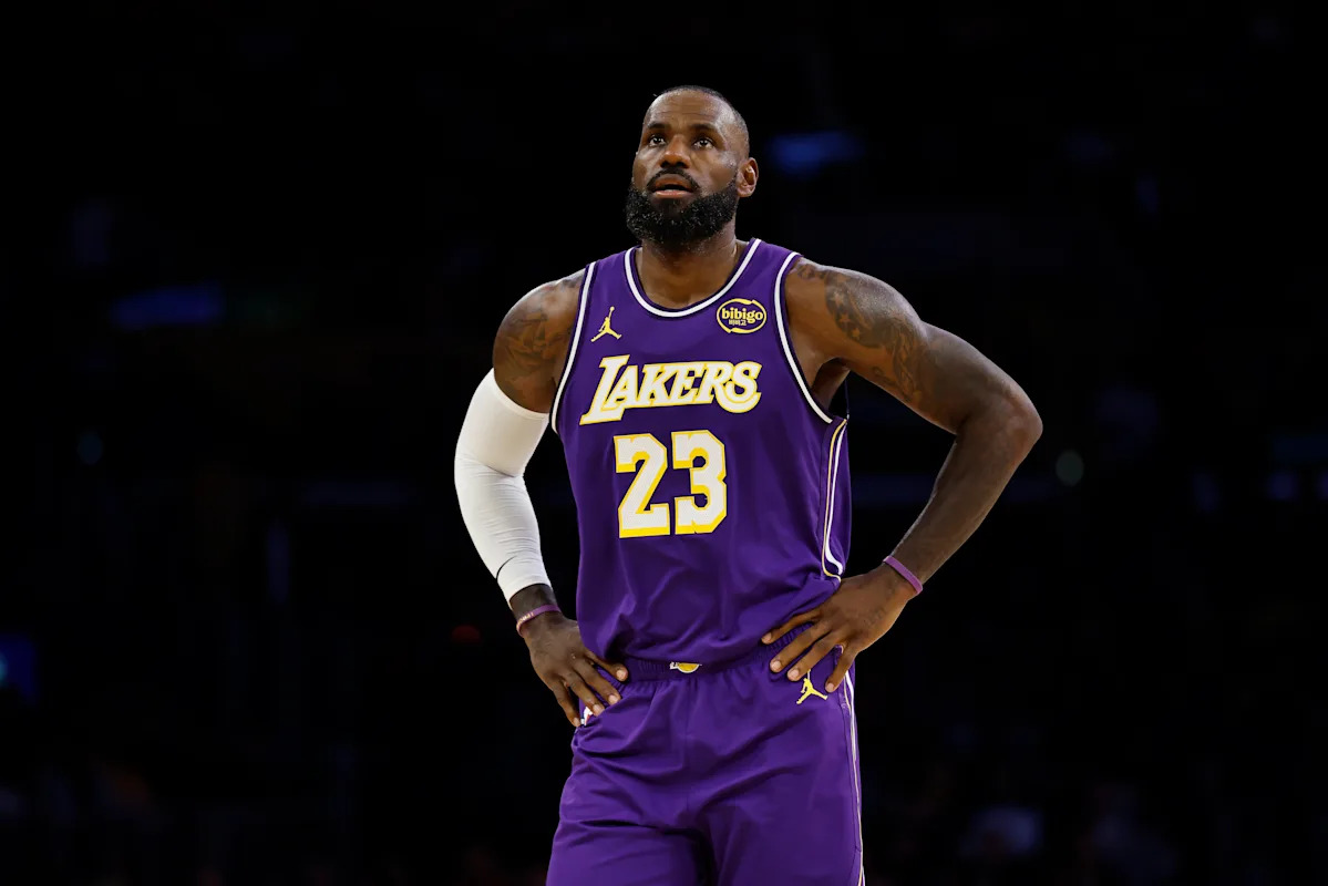 LeBron James descartado contra los Pelicans por lesión en el pie, los Lakers jugarán días consecutivos