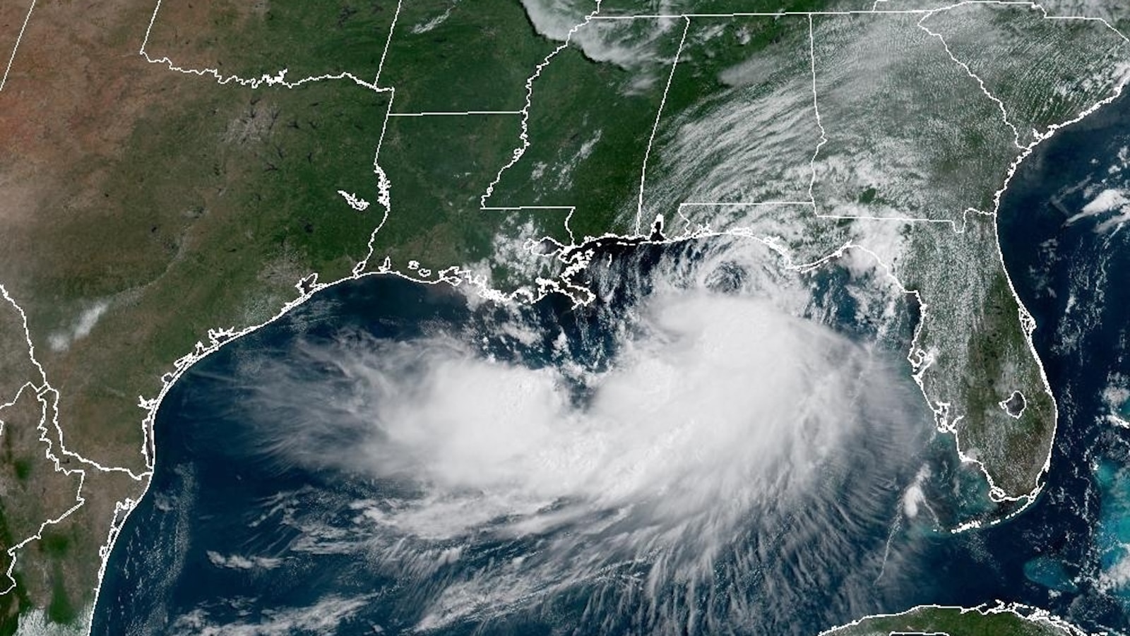 La tormenta tropical Bertha comienza a debilitarse a medida que se aleja de la costa del Golfo
