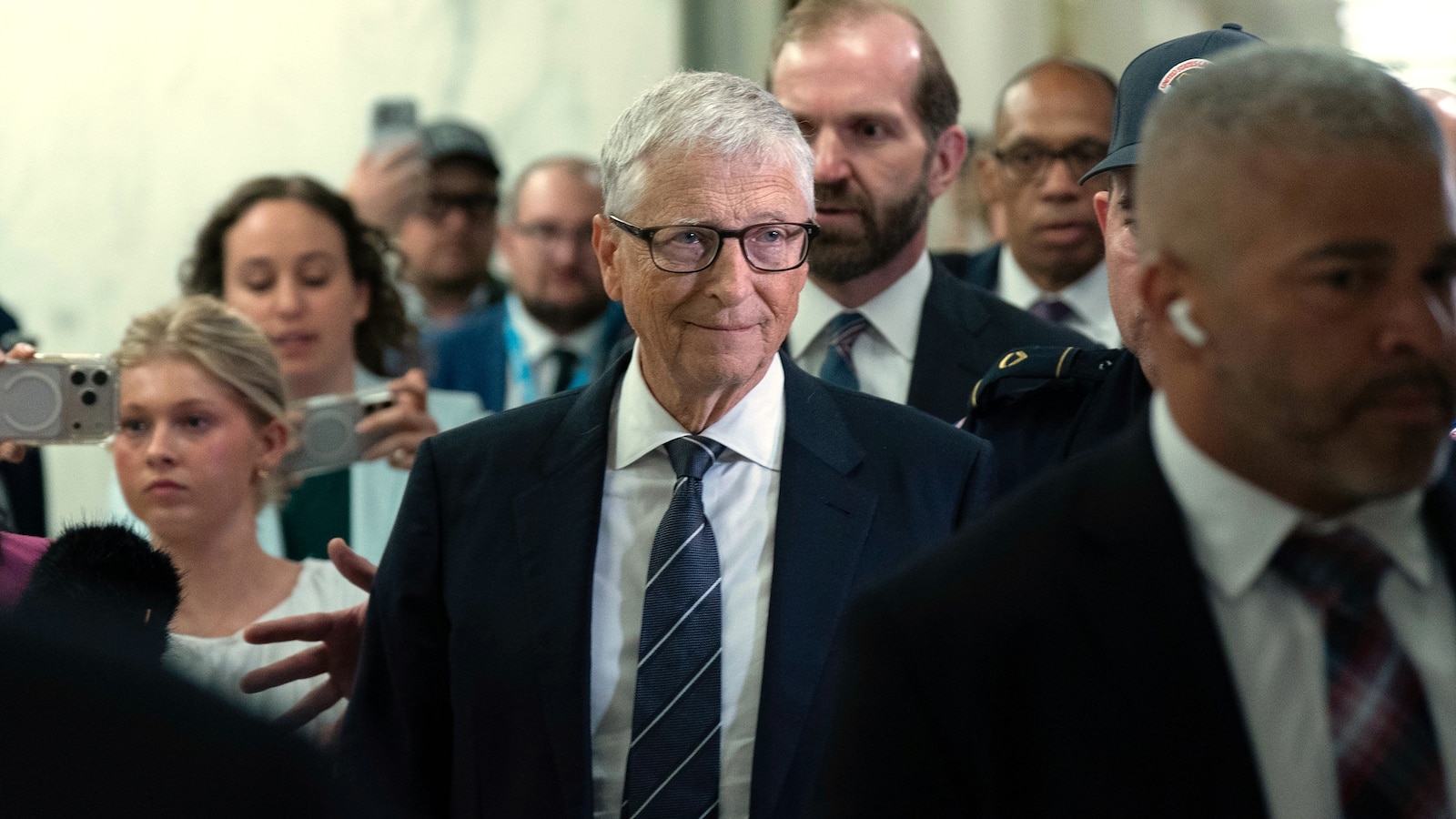 Bill Gates dijo al panel de la Cámara que Epstein planeó chantajearlo por relaciones extramatrimoniales