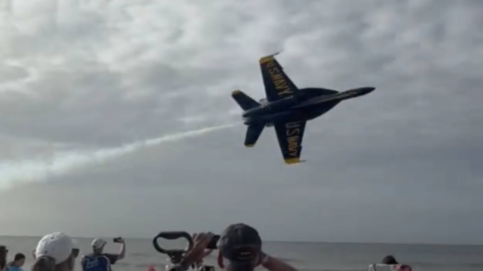Resumen de los Blue Angels: “Sin amonestaciones. Sin despidos. No hay problema”, dice el secretario interino de la Marina.
