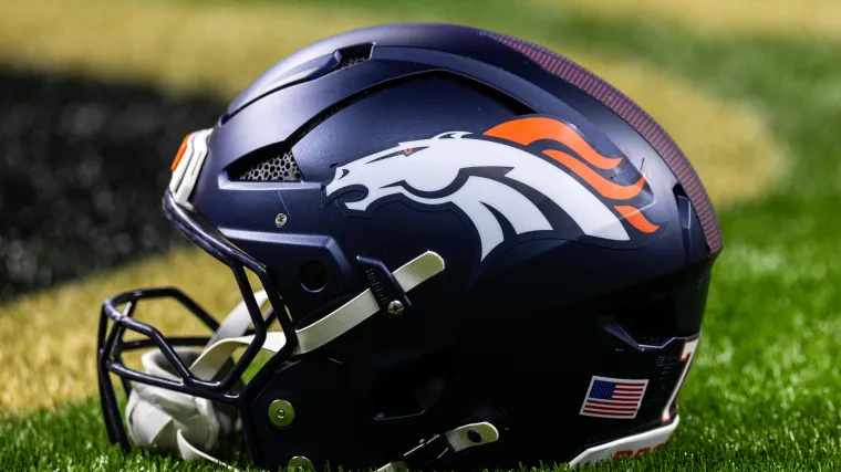 Los Broncos le dan el balón al jugador sarcástico después de la gran victoria navideña sobre los Chiefs