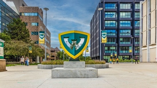 Tiroteo en la Universidad Estatal de Wayne: Se ordenó refugio después del tiroteo en Chatsworth Suites; primeros detalles