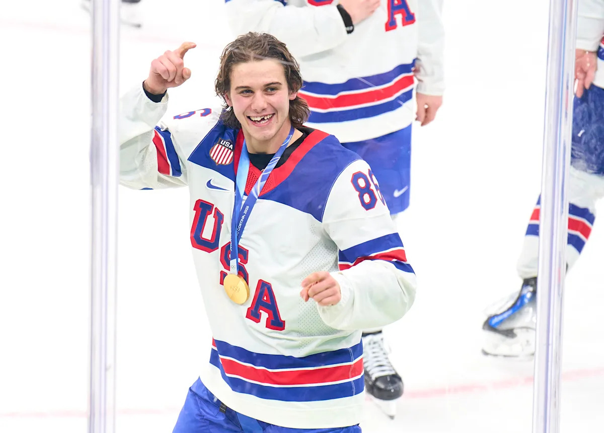 Clásico Mundial de Béisbol: el héroe olímpico Jack Hughes da una charla de ánimo al equipo de EE. UU. antes de los cuartos de final contra Canadá