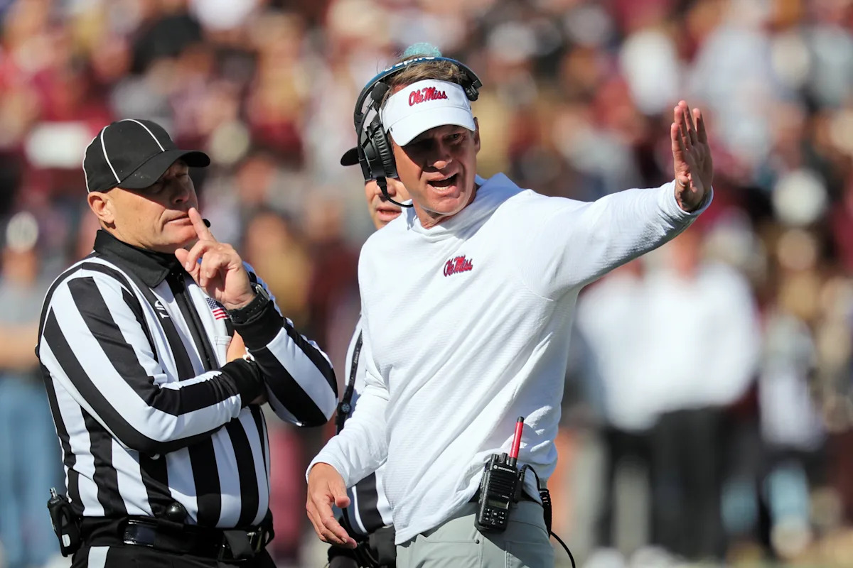 Ole Miss AD: Lane Kiffin sabía ‘hace varias semanas’ que no podría entrenar en los playoffs si se iba a LSU