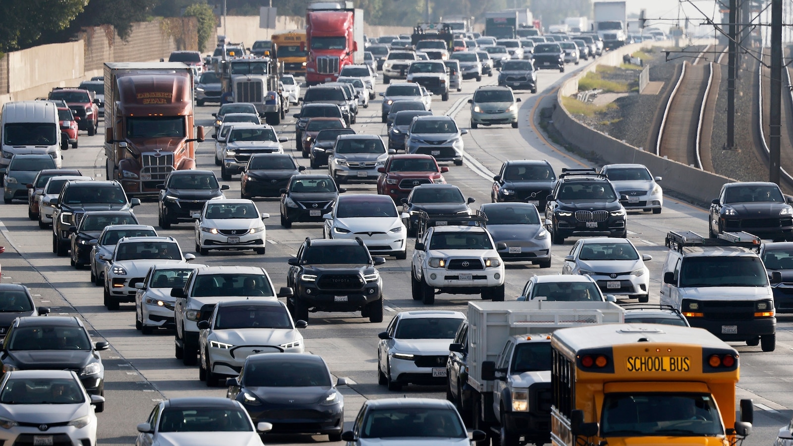 california-traffic-gty-jef-251222_1766413578438_hpMain_16x9.jpg