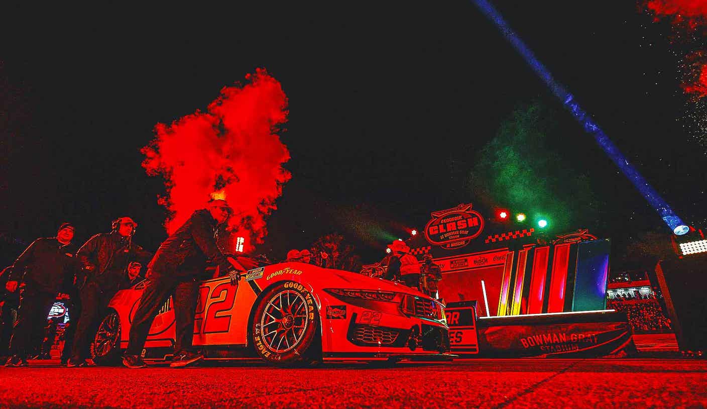 Nevado: choque de NASCAR pospuesto para el miércoles