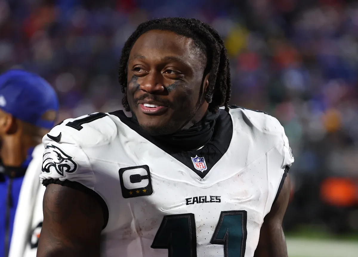 El gerente general de los Eagles, Howie Roseman, reitera que ‘AJ Brown es un águila’ después del intercambio de Dontayvion Wicks