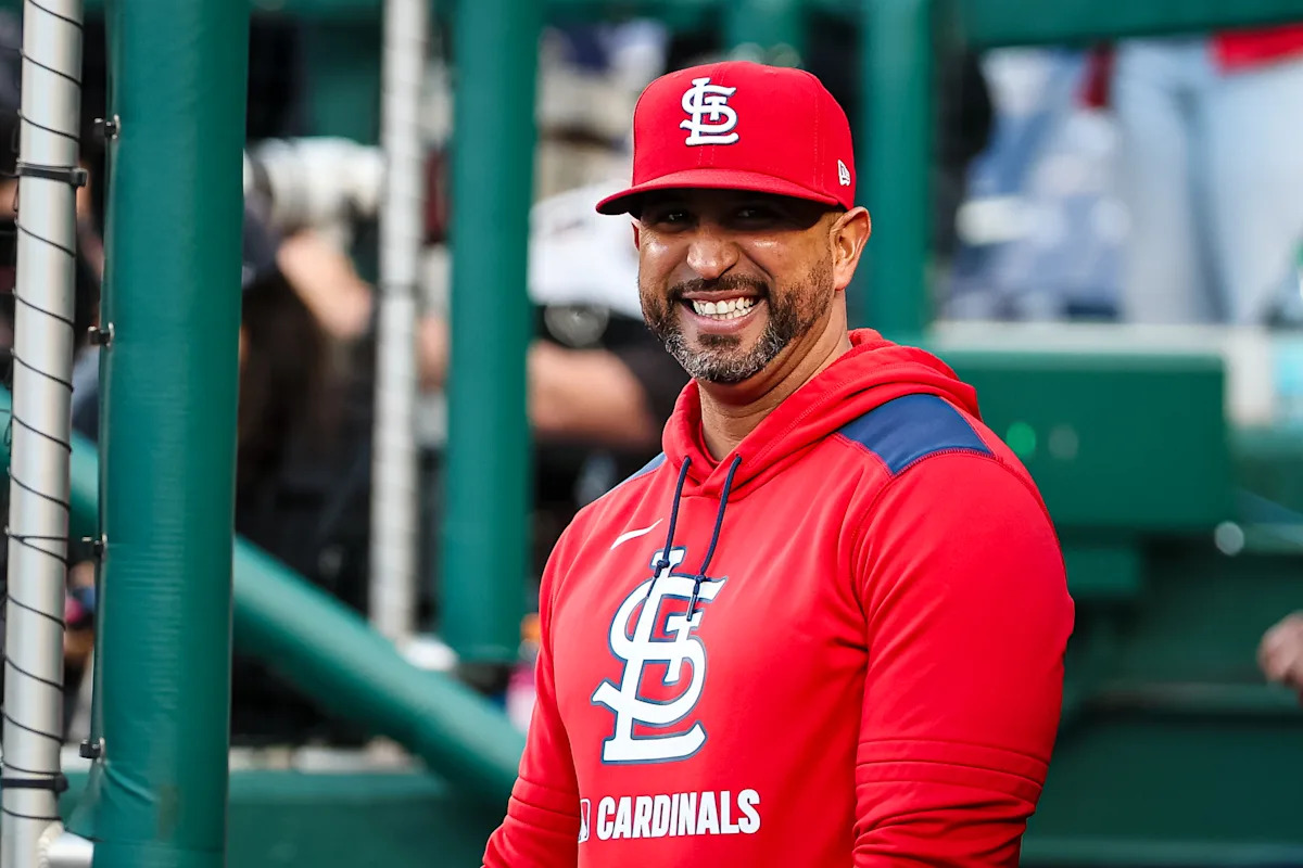 Los Cardinals firman al entrenador Oliver Marmol con una extensión de 2 años con opción del club para 2029