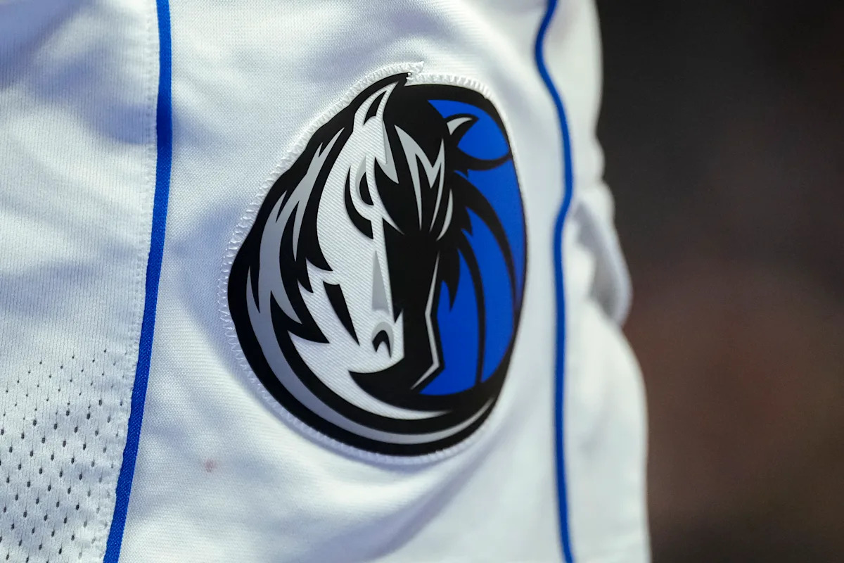 Los Mavericks contratan a Mike Schmitz como gerente general, reemplazando oficialmente a Nico Harrison en la nueva era de la franquicia