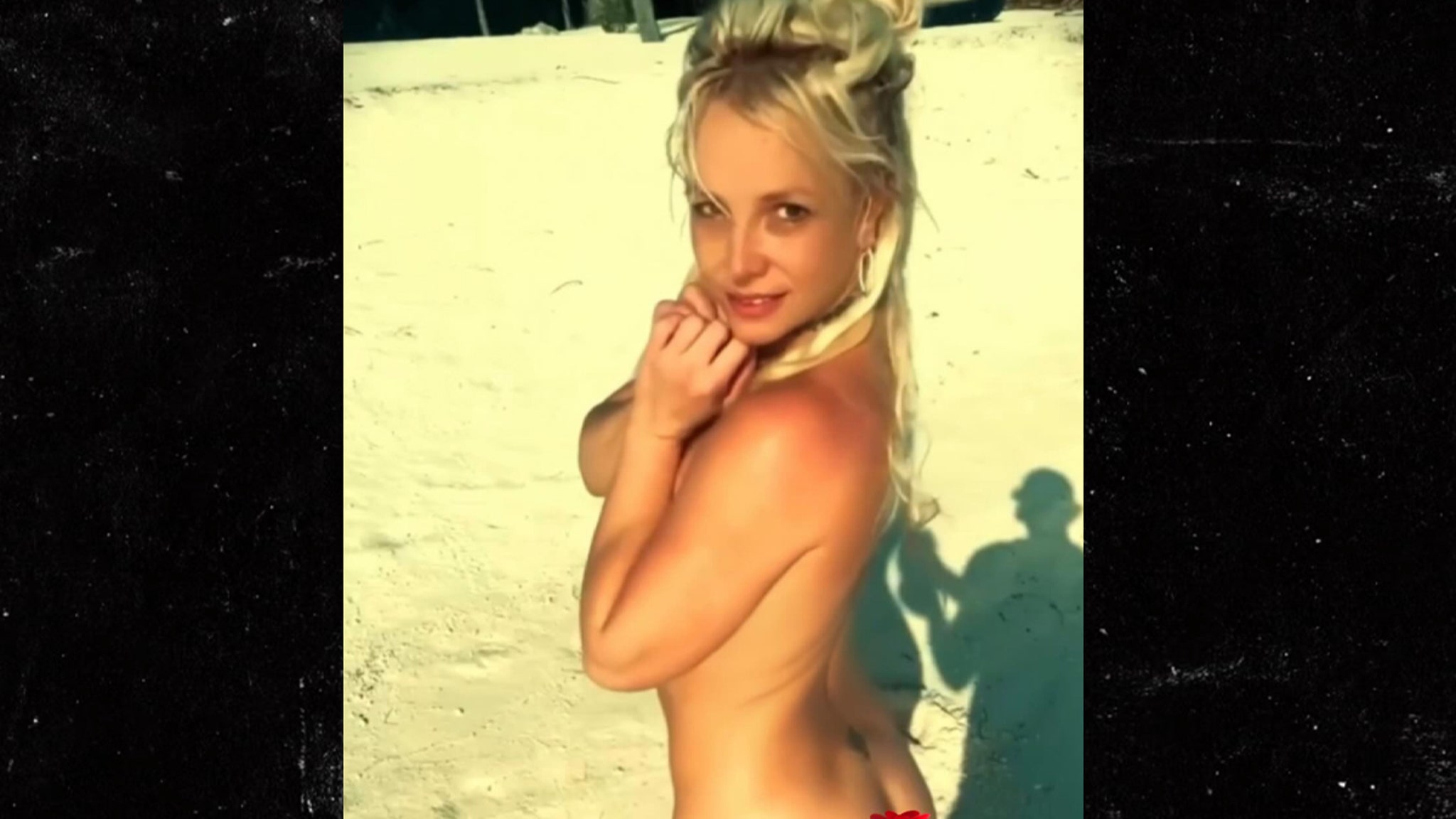Britney Spears presume su trasero en foto de playa nudista