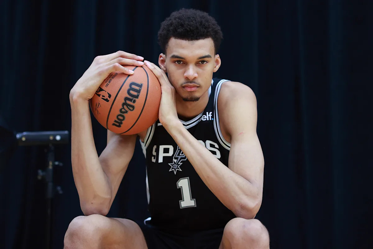 La tarjeta de novato de Victor Wembanyama se vende por 5,11 millones de dólares, el cuarto total más alto conocido para una tarjeta de la NBA