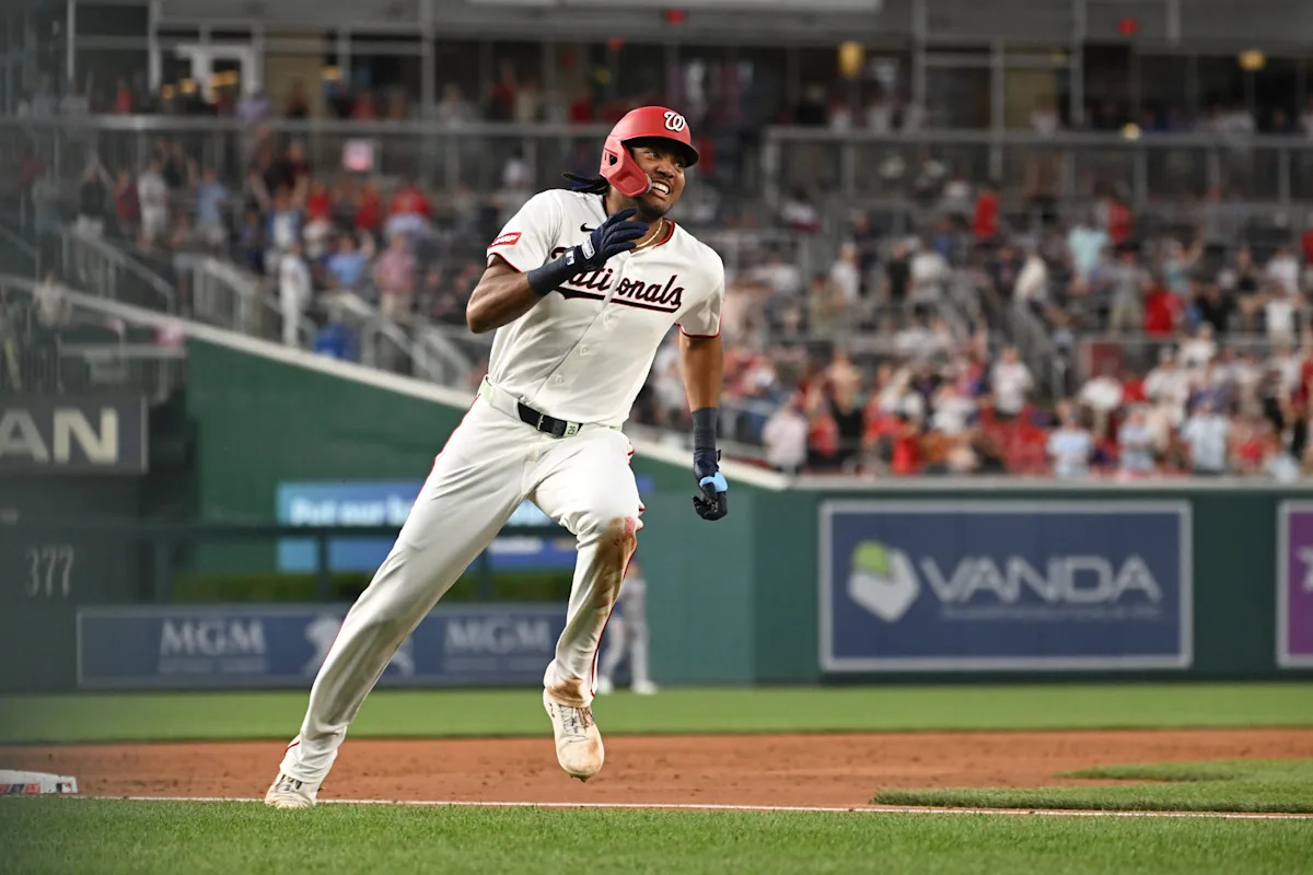 El grand slam de James Wood dentro del parque impulsa a los Nacionales a superar a los Mets