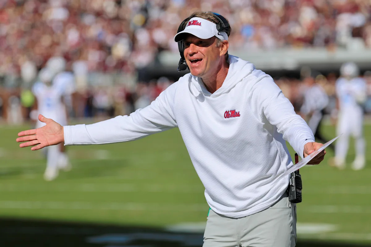 El futuro de Lane Kiffin es incierto después de reunirse con los altos mandos de Ole Miss