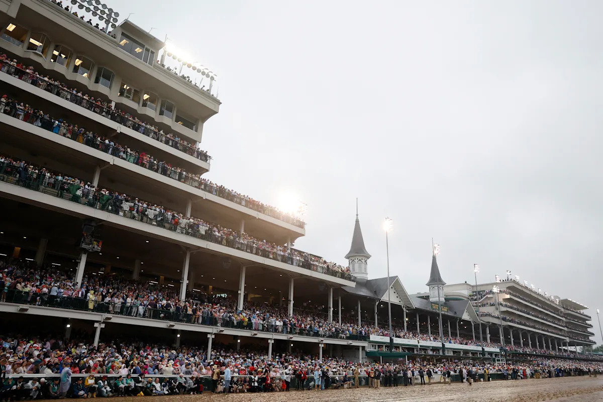 El entrenador de pura sangre dice que el tiro de canasta de Younghoe Koo le salvó la vida