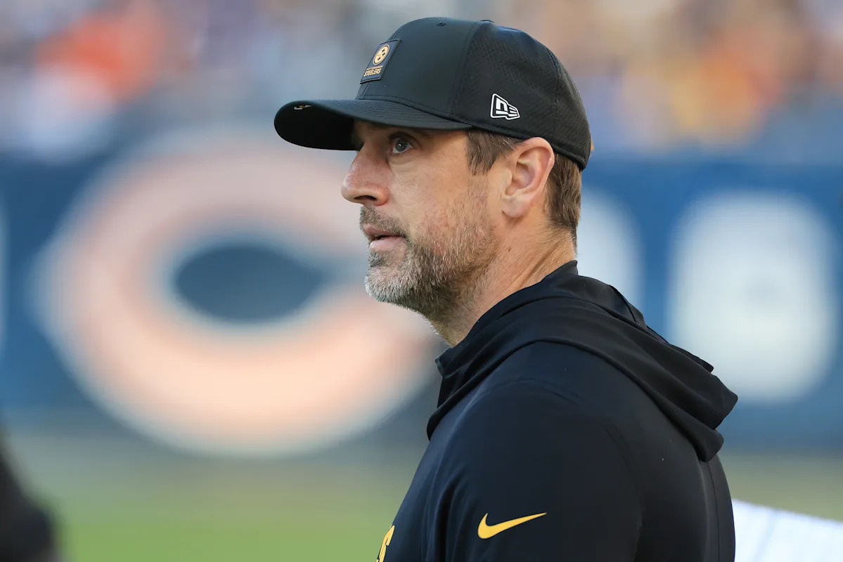 Aaron Rodgers de los Steelers comenzará la Semana 13 contra los Bills, jugando con una muñeca fracturada