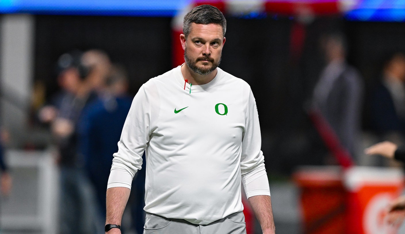 Probabilidades de fútbol americano universitario para 2026: ¿Oregon y Miami llegarán a los playoffs?