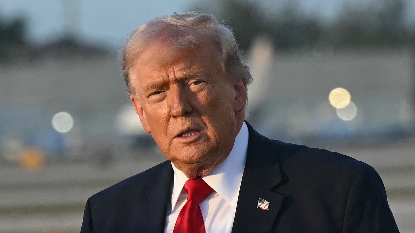 Trump califica el aumento de los precios del gas como “pequeño problema” en la guerra con Irán, pero se avecinan posibles costos políticos