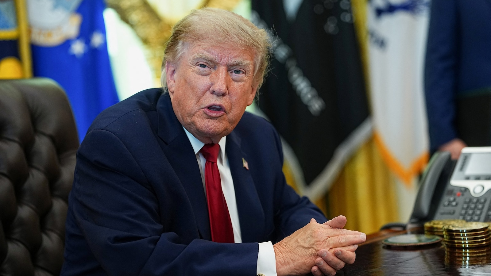 Trump ganó mil millones de dólares con criptomonedas, según divulgación financiera
