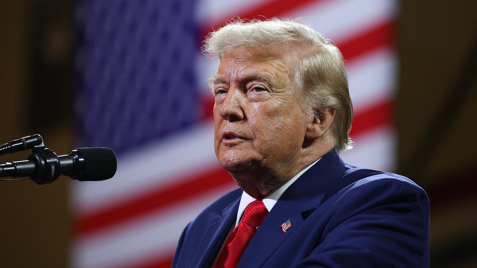 Trump se dispone a imponer aranceles drásticos a 60 socios comerciales