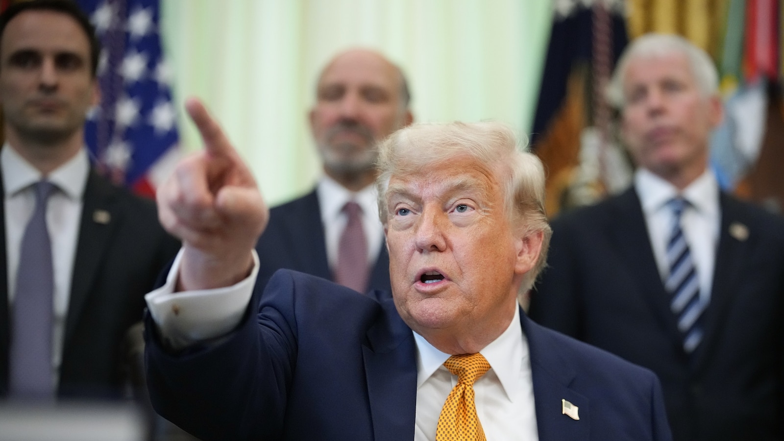 Trump cancela la firma del proyecto de ley de vivienda bipartidista hasta que se apruebe su Ley SAVE America