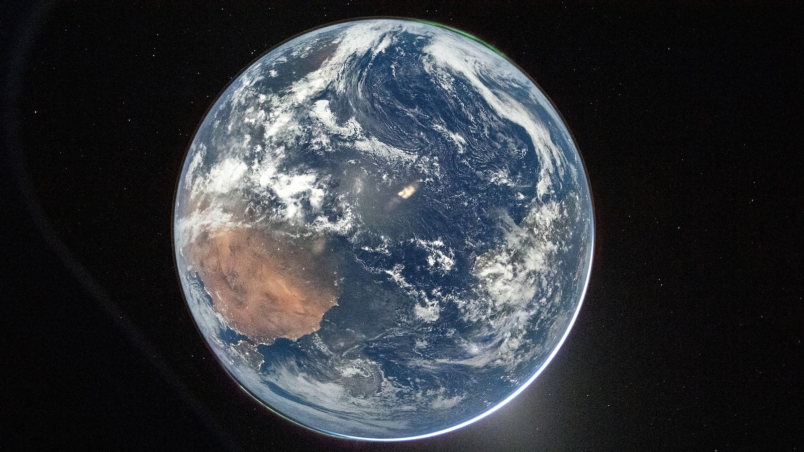 earth-gty-jef-260513_1778679183741_hpMain_16x9.jpg