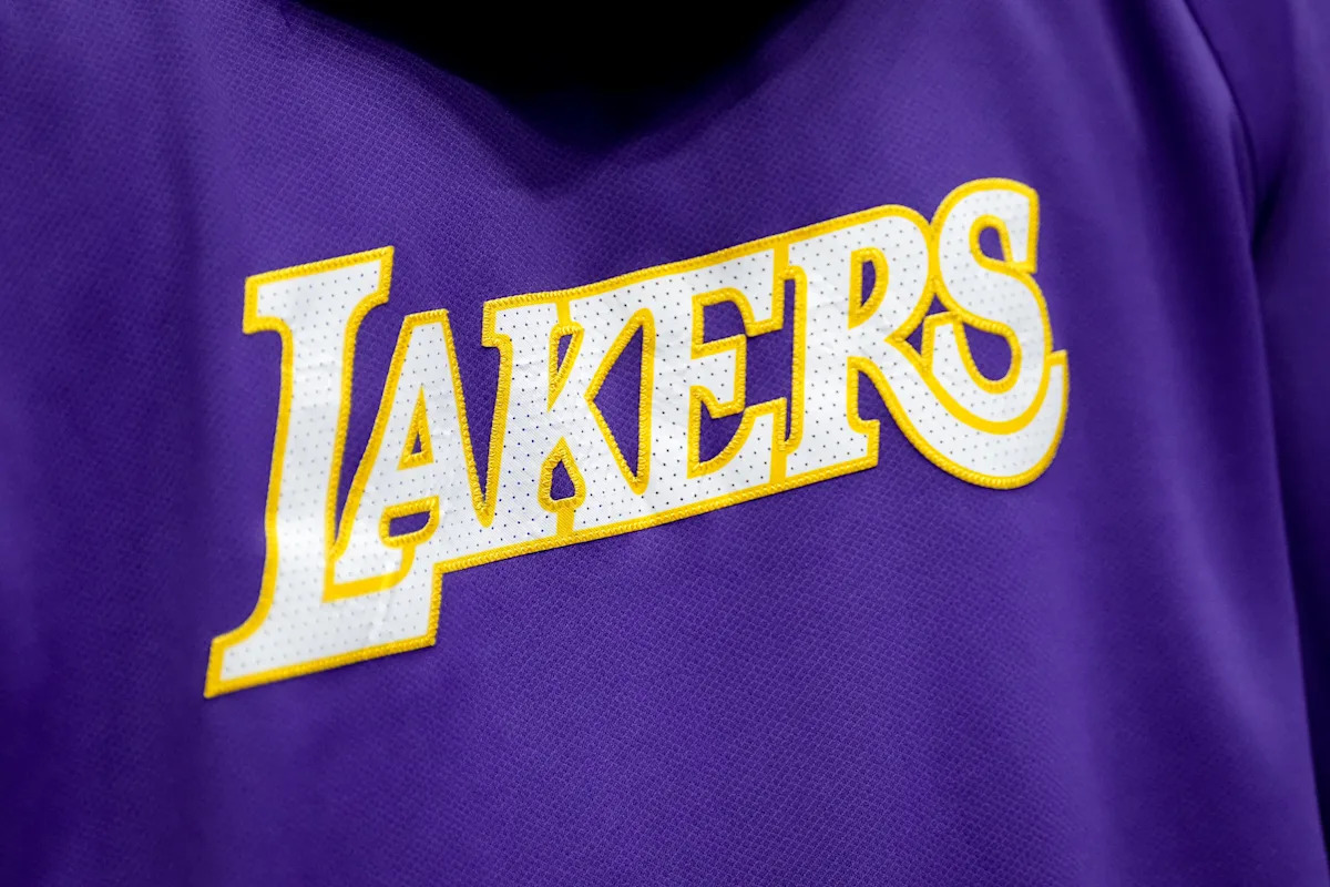 Según los informes, los Lakers contrataron al técnico de los Pelicans, Rohan Ramadas, como su nuevo subdirector general bajo la dirección de Rob Pelinka.