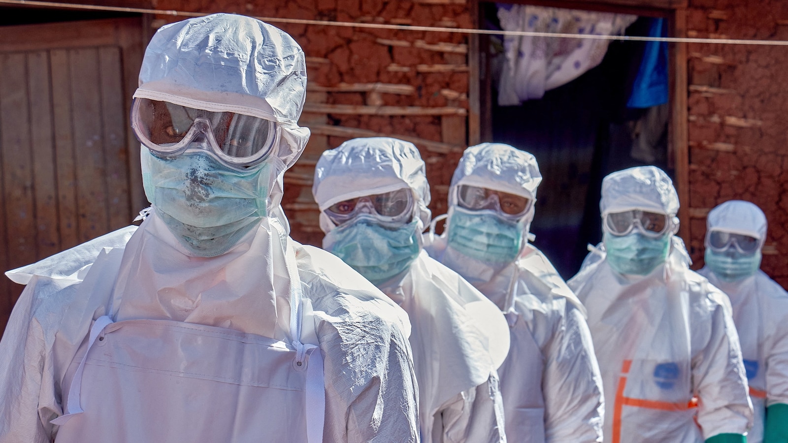 ebola-1-rt-gmh-260527_1779895926785_hpMain_16x9.jpg